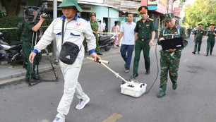 Rà soát các khu vực nghi có mộ tập thể liệt sĩ bằng máy radar xuyên đất tại Thành phố Huế