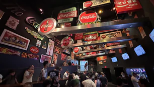 Thư nước Mỹ: Trong thế giới của Coca-Cola