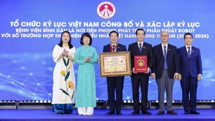 Bệnh viện Bình Dân xác lập kỷ lục gần 4.300 ca phẫu thuật bằng robot