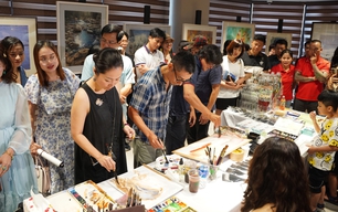 “Hơi thở màu nước” - Khi nghệ thuật bước vào không gian chữa lành