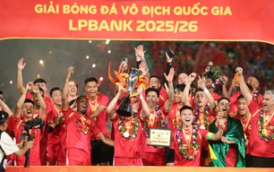 Bản tin KICK OFF Thể thao ngày 1/6: CAHN nâng cúp vô địch V- League trên sân nhà