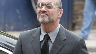Lần ngồi tù vì 'phê' ma túy đã cứu đời George Michael như thế nào?