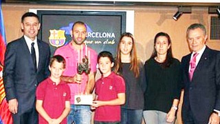 Một thất bại khác của Messi: Mascherano mới là cầu thủ xuất sắc nhất Barca