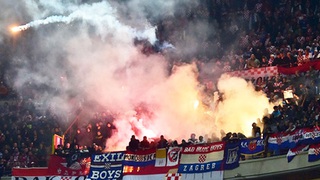 NÓNG: CĐV Croatia làm loạn ở San Siro