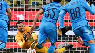 Inter thắng mừng sinh nhật Mancini. Handanovic đẩy 6 quả penalty liên tiếp