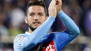 Mertens ghi bàn đẹp mắt, Napoli của Benitez đại thắng