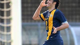 Luca Toni đạt mốc 300 bàn trong sự nghiệp: Bàn thắng và một nghị lực sống