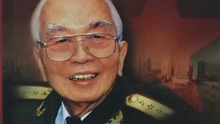 Ra sách về Tướng Giáp và doanh nhân