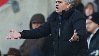 Chỉ trích trọng tài hay chiêu trò 'tâm lý chiến' của Jose Mourinho?