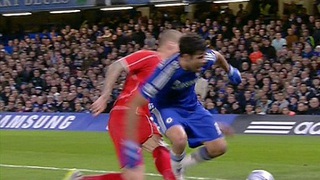 Chelsea bị trọng tài tước 2 quả penalty ở trận thắng Liverpool?