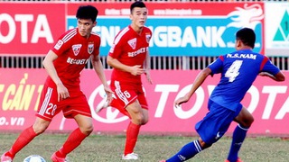 Văn Quyết, Hoàng Thịnh rực sáng, Công Vinh trở lại
