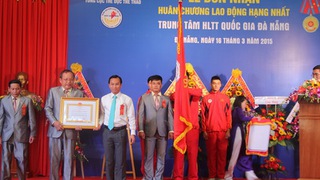 Trung tâm huấn luyện Thể thao quốc gia Đà Nẵng nhận Huân chương lao động hạng Nhất