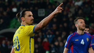 Ibrahimovic & bàn thắng dễ nhất: Thủ môn phát bóng trúng đầu, bay vào lưới