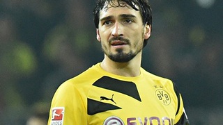 Huyền thoại bóng đá Đức khuyên Hummels đến Anh thi đấu