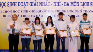 Tuyên dương 130 học sinh giỏi Sử quốc gia