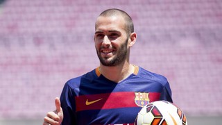 Del Bosque cảnh báo tân binh của Barca