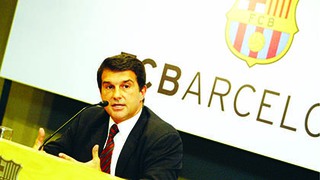 Cuộc đua ghế chủ tịch Barca: Cơ hội nào cho 'cáo già' Laporta?