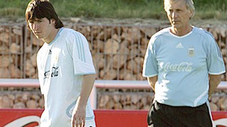 HLV của Colombia đã đưa Messi ra ánh sáng như thế nào?