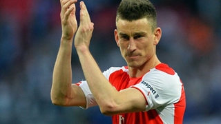 CẬP NHẬT tin sáng 25/6: Real Madrid hỏi mua Koscielny. ĐT Ireland bị tố nhận tiền để không tắc bóng của Messi