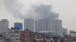 Cháy nhà kho xưởng sản xuất ô tô Hòa Bình, Hà Nội