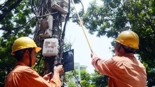 Câu chuyện 'gậy tự sướng' của ngành điện