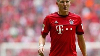 CEO của Bayern hé lộ việc Schweinsteiger thích đến Man United