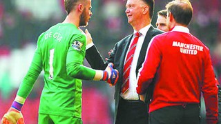 Vì sao Man United cứng rắn ở vụ De Gea?