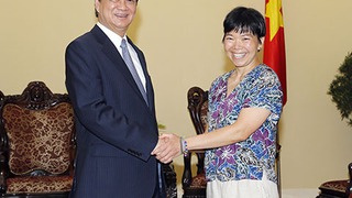 Thủ tướng Nguyễn Tấn Dũng bày tỏ sự ngưỡng mộ Giáo sư Lưu Lệ Hằng