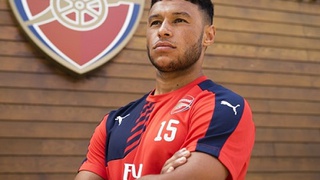 Đối thoại Oxlade-Chamberlain: ‘Bè phái là khái niệm xa xỉ ở Arsenal'