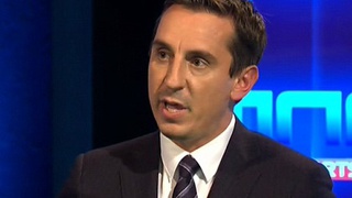 Gary Neville: 'Xếp Cazorla đá vị trí của Vieira, ông Wenger ngây thơ và tự tin thái quá’