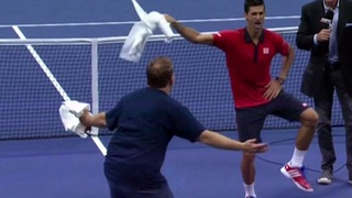 VIDEO: Novak Djokovic 'nhảy ngựa' ăn mừng chiến thắng