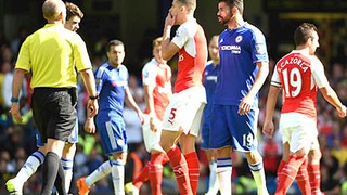 Bình luận trận Chelsea 2-0 Arsenal: Tất cả không phải tại Mike Dean