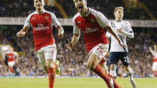 Tottenham 1-2 Arsenal: Flamini lập siêu phẩm, ghi cú đúp, giải cứu 'Pháo thủ'