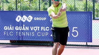Minh Quân toả sáng trong ngày khai mạc Giải quần vợt FLC 2015