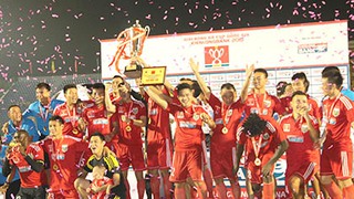 B.Bình Dương 4–2 Hà Nội T&T: Nỗi ám ảnh trở về