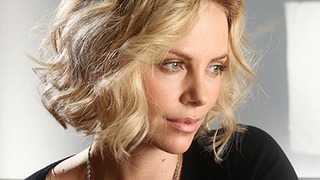 Charlize Theron 'tiếp quản' vai chính của Brad Pitt trong ‘The Gray Man’