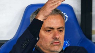 Jose Mourinho: 'Trọng tài thật yếu đuối và ngây thơ'
