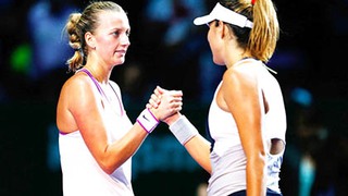 WTA Finals 2015: Kết thúc vòng bảng: Muguruza vẫn bay cao, Kvitova thoát hiểm