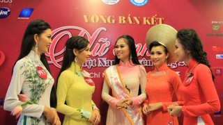 50 thí sinh vào chung kết Nữ sinh viên Việt Nam duyên dáng 2015