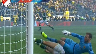 Thủ môn mắc sai lầm khó tin, Columbus Crew để vuột chức vô địch MLS Cup 2015