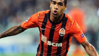 Chelsea sẽ phải chi 50 triệu euro để có Alex Teixeira