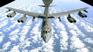 Mỹ tức tốc điều B-52 'có thể mang tên lửa hạt nhân' tới bán đảo Triều Tiên