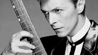 Hàng nghìn người khiếu nại… Chúa, đòi cho David Bowie bất tử