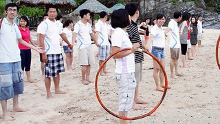 Teambuilding: Trò 'chuyền vòng' chơi như thế nào?