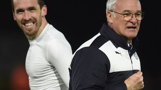 Claudio Ranieri: ‘CĐV Leicester đang mơ còn chúng tôi cật lực chiến đấu’