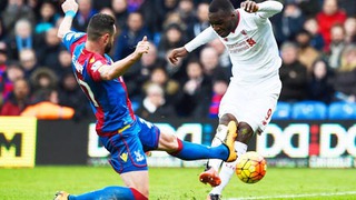 Benteke: ‘Tôi bị phạm lỗi rõ ràng’. Alan Pardew: ‘Crystal Palace bị ăn cướp’