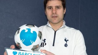 HLV Mauricio Pochettino và thủ thành Forster xuất sắc nhất Premier League tháng Hai