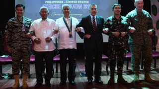 Mỹ, Philippines bắt đầu cuộc tập trận chung 'Vai kề vai'