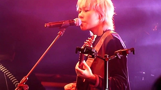 Con gái 'Nữ hoàng' pop Vương Phi phát hành album tiếng Anh đầu tay