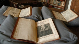 Tìm thấy cuốn ‘First Folio’ mới của Shakespeare ở Scotland